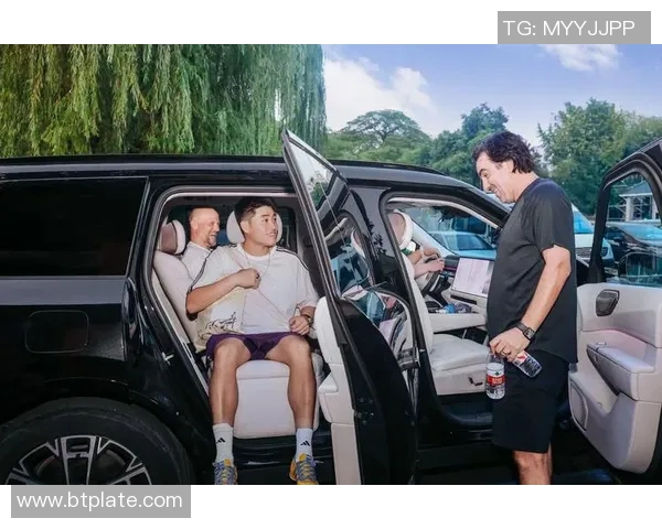 网球球星与足球球星跨界互动掀起体育融合新风潮