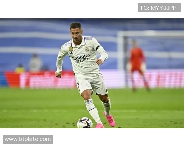 足球历史巨星现状分析：从巅峰时刻到退役后的新篇章